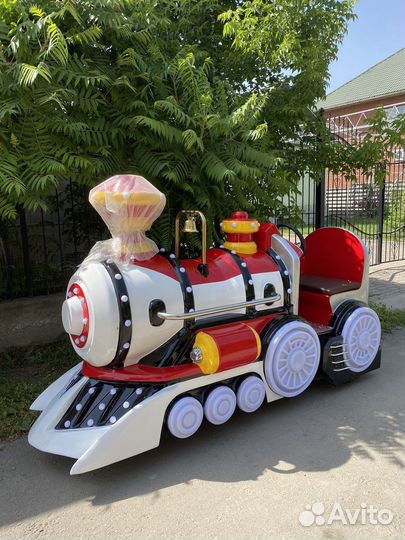 Аттракцион детский паравозик, с двумя вагонами
