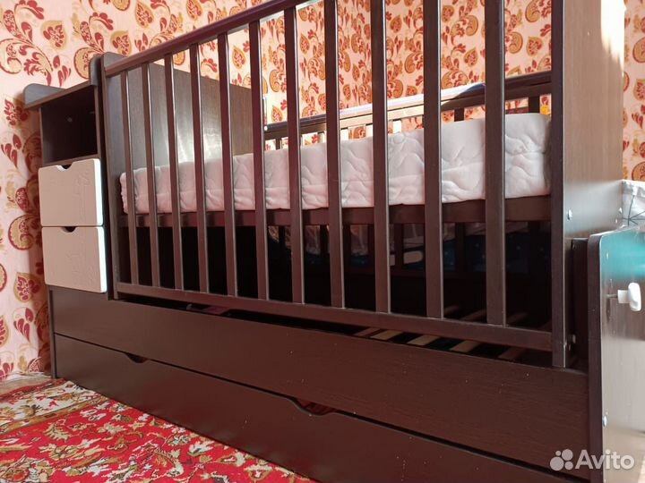 Детская кроватка с пеленальным комодом