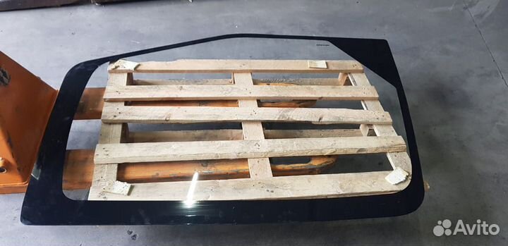 Стекло кабины боковое Komatsu PC220