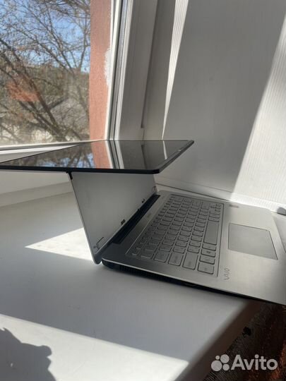 Ноутбук sony vaio Fit SVF14N1J2RS