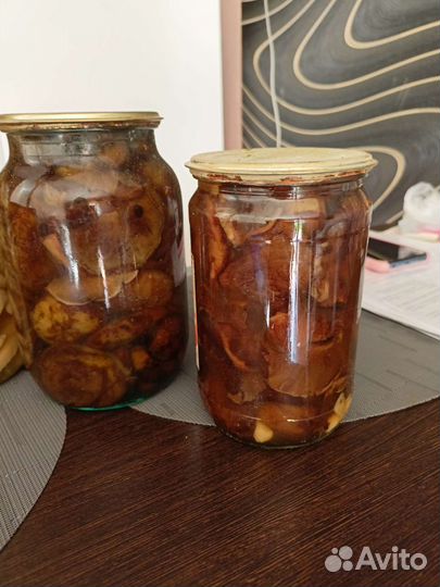 Грибы маринованные