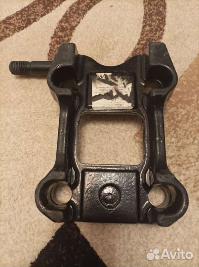 Площадка крепления полу рессоры