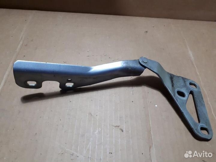 Петля капота левая Opel Astra H 2004-2014