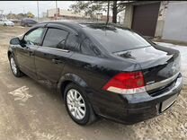 Opel Astra 1.8 MT, 2014, 65 000 км, с пробегом, цена 1 355 000 руб.