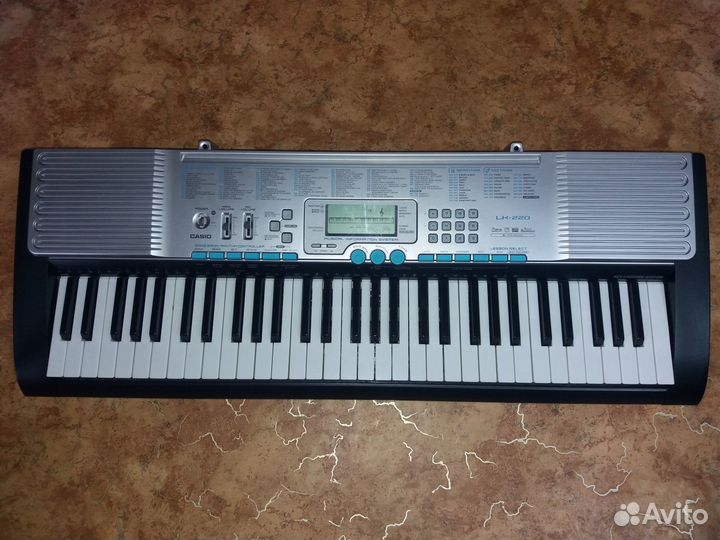 Синтезатор Casio LK-220