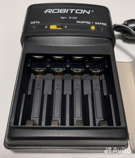 Зарядное устройство Robiton S100
