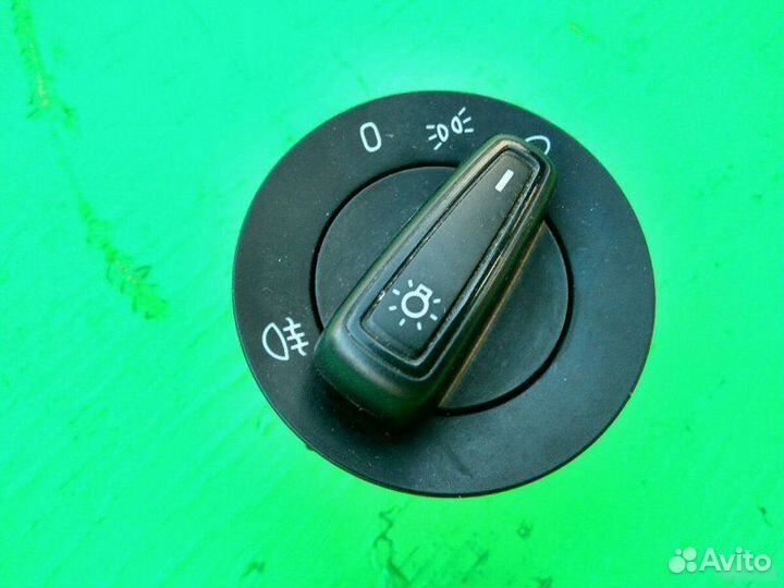 Переключатель света фар Skoda Octavia A7