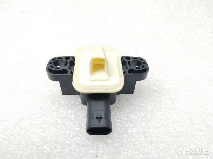 Датчик удара задний левый Mercedes-Benz Gle-Class