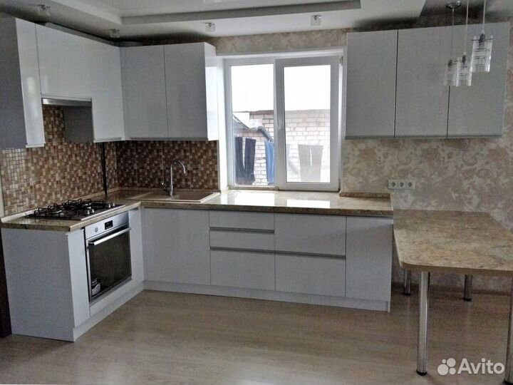 Современный кухонный гарнитур под ключ