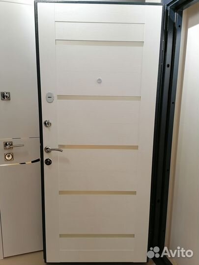 Дверь входная Delta