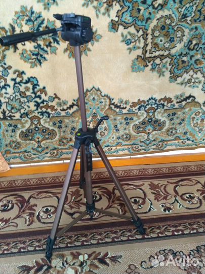 Штатив для фотоаппарата