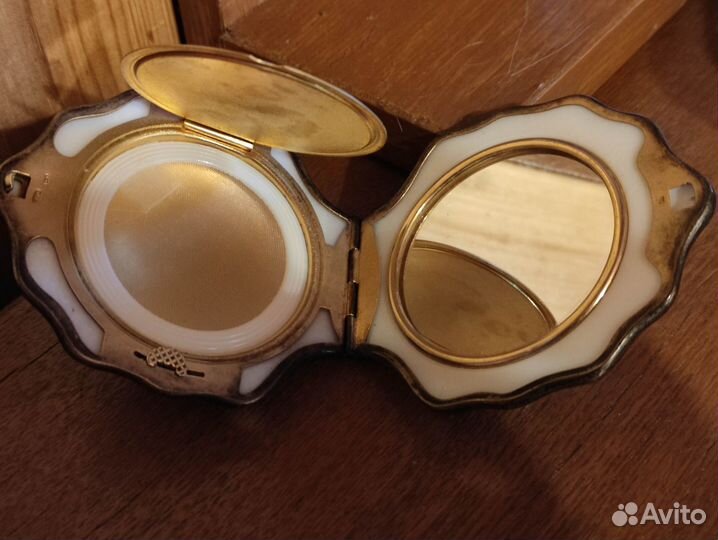 Винтажная пудреница с серебром