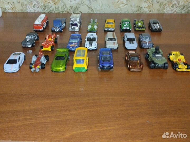 Hot wheels машинки