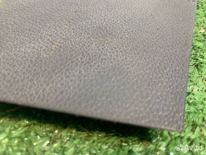 Лючок обшивки багажника левый Volkswagen Golf