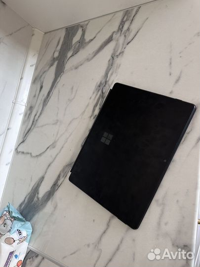 Microsoft surface SQ2