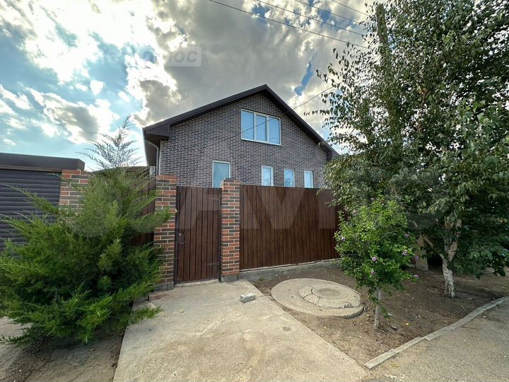 Дом 187,1 м² на участке 4 сот.