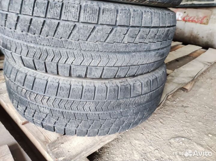 Bridgestone Blizzak VRX 215/65 R16