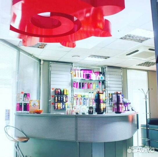 Администратор студии в центре