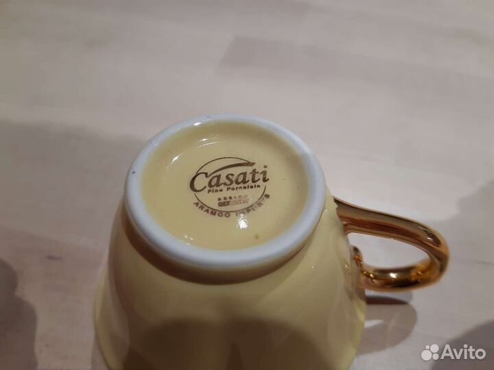 Набор чашек с блюдцами