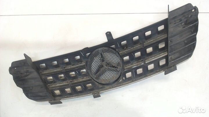 Решетка радиатора Mercedes ML W164, 2006