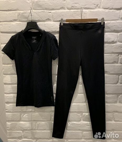 Футболка и леггинсы спортивные