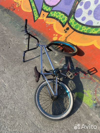 Трюковой велосипед BMX