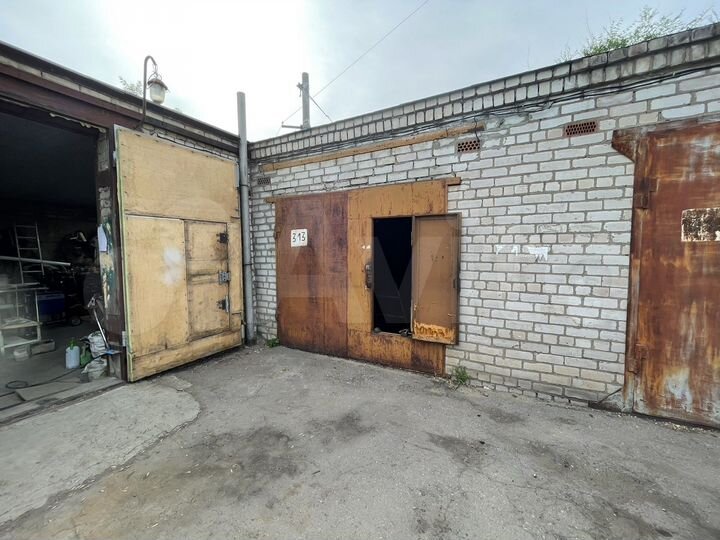 Гараж, > 30 м²