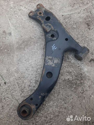 Рычаг передний левый Toyota Corolla AE