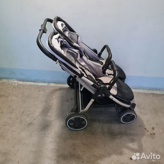 Коляска для двойни
