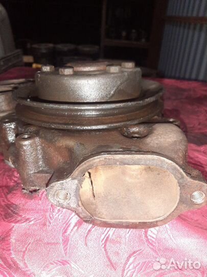 Помпа Mercedes Om442 V8 2000