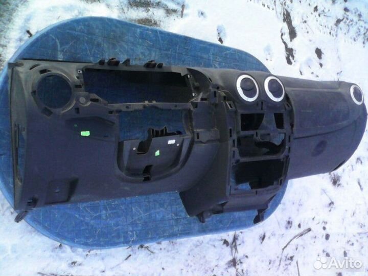 Торпедо Renault Logan 2009-2015