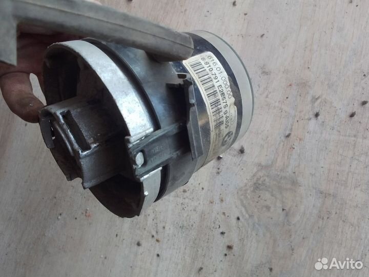 Фара противотуманная левая BMW 3-Series E90