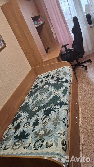 Бу стол и кровать