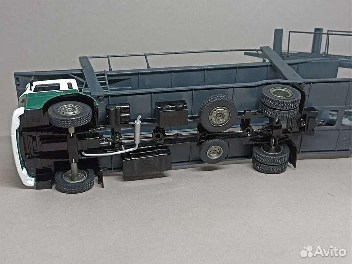 Автовоз MAN Car Transporter 1:43 Ixo