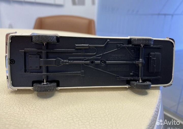 Модель автомобиля ЗИЛ-118 Юность
