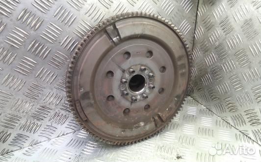 Маховик демпферный дизельный toyota auris E150 (IU
