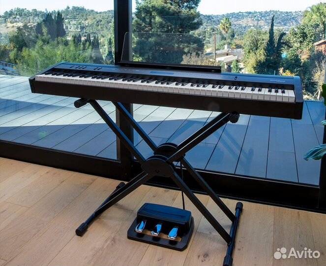 Цифровое пианино + (аксессуар в подарок)