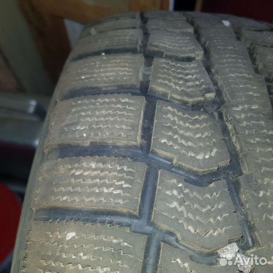 Pirelli Winter Ice Control 215/60 R16