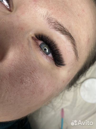 Модель на наращивание ресниц