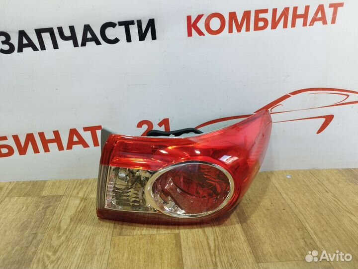 Фонарь задний правый Toyota Corolla E 150