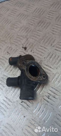Фланец (тройник) системы охлаждения peugeot 306 1.8 nn