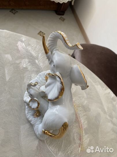 Статуэтка фарфор слоны