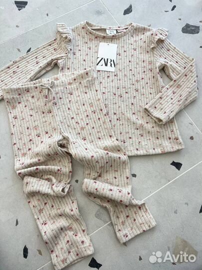 Костюм в рубчик zara