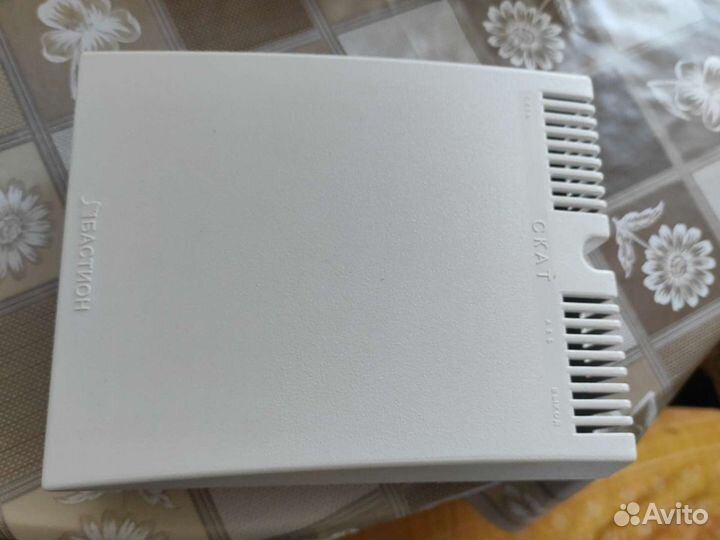 Источник вторичного электропитания резервированный