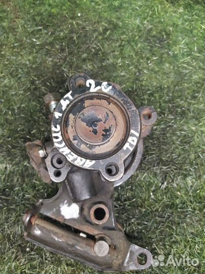 Насос гидроусилителя руля Toyota Avensis