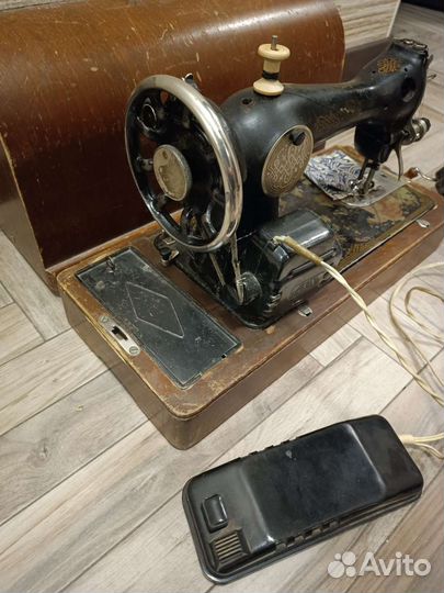 Швейная машинка Подольская с электроприводом
