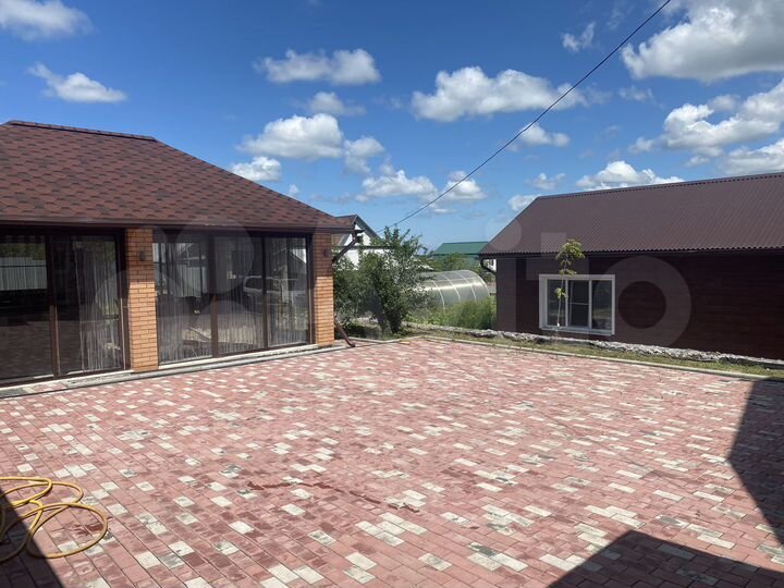 Дом 200 м² на участке 10 сот.