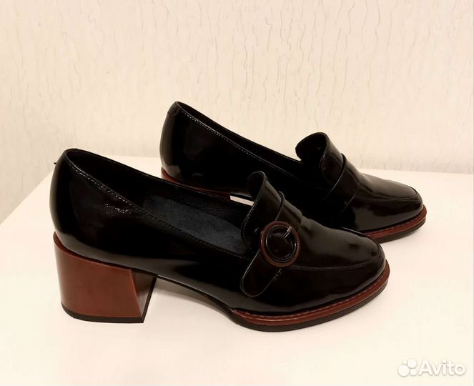 Туфли женские лакированные черные