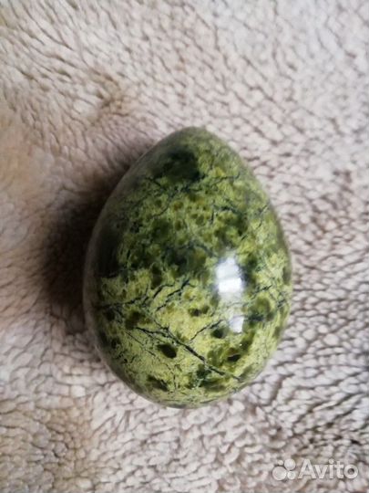 Яйцо из камня