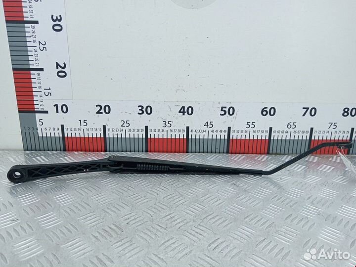 Щеткодержатель (поводок стеклоочистителя, дворник)